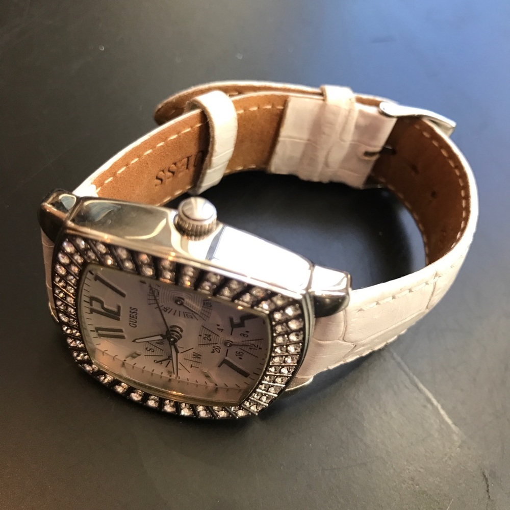 🛑 NOT FOR SALE: White leather watch
